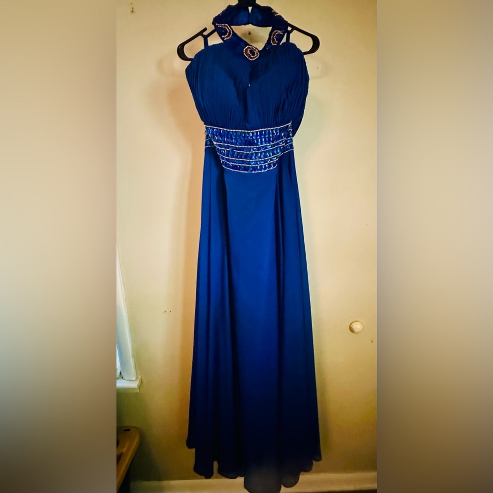Elegant Blue Evening Gown